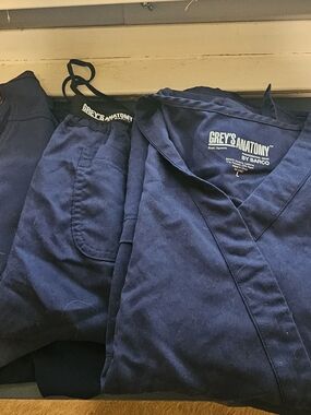 NAVY SCRUB BUNDLE ASSORTED SIZES